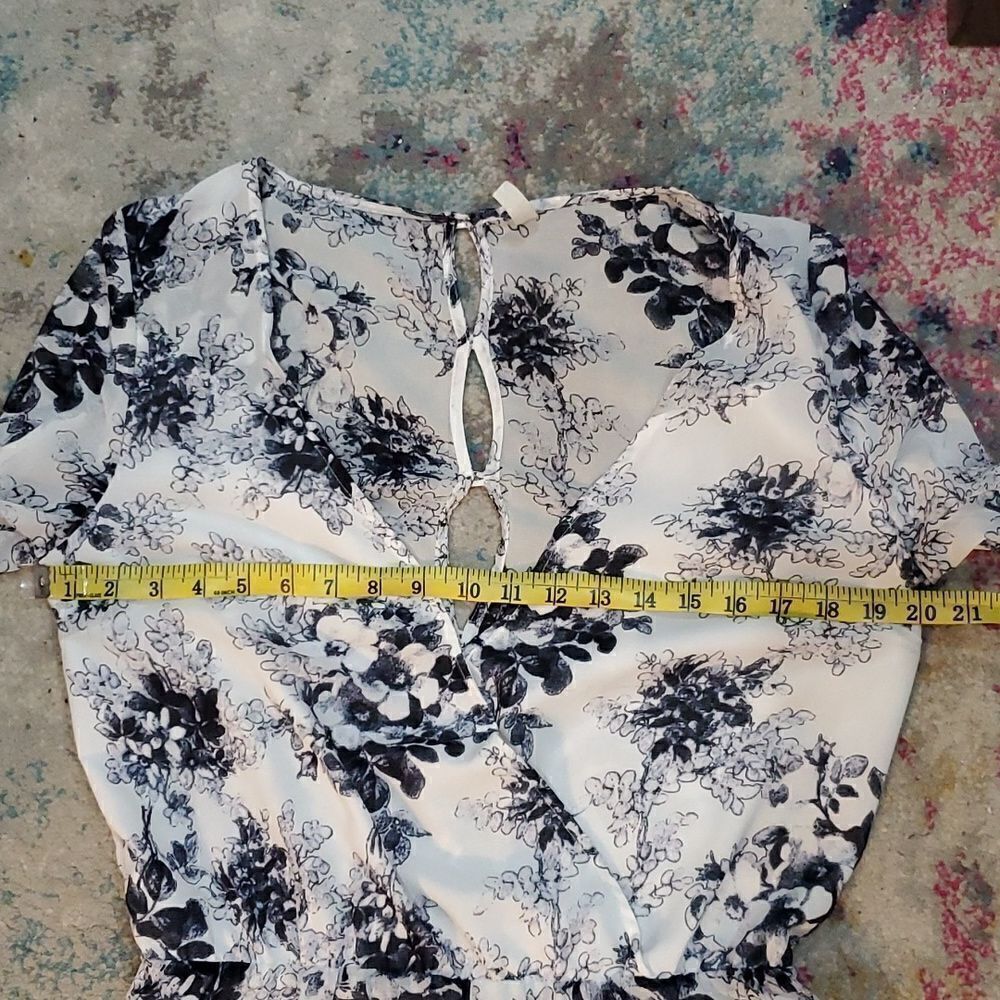 Free People Romper with Button Down Back and Long Sheer Sleeves Size S - Picture 11 of 16